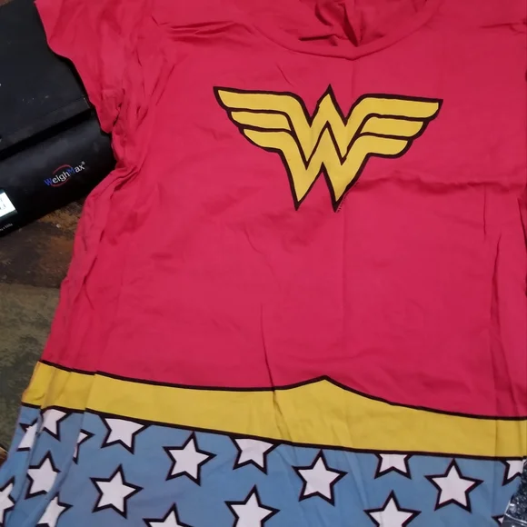 True Vintage Wonder Woman Graphic Tee - Picture 2 of 4